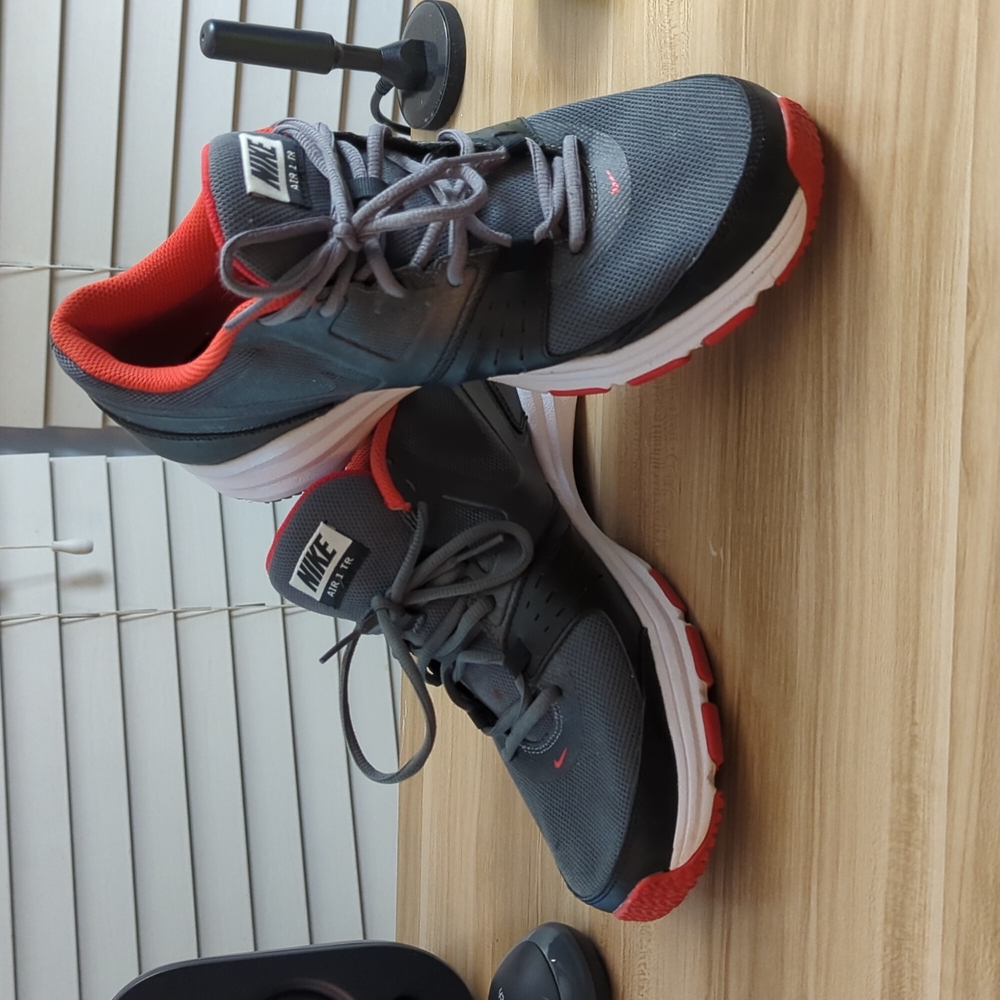 Nike AIR 1 TR Training shoes grey and red size 10.5